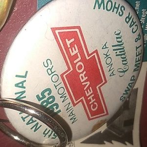 ’80s / CHEVY Pinback Collectible Vintage